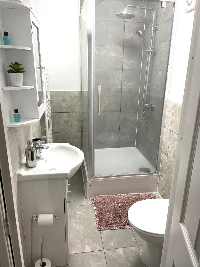 Supreme - 1 Bedroom Apart Sleeps 4 Short/Long Stay 吉林汉姆 外观 照片